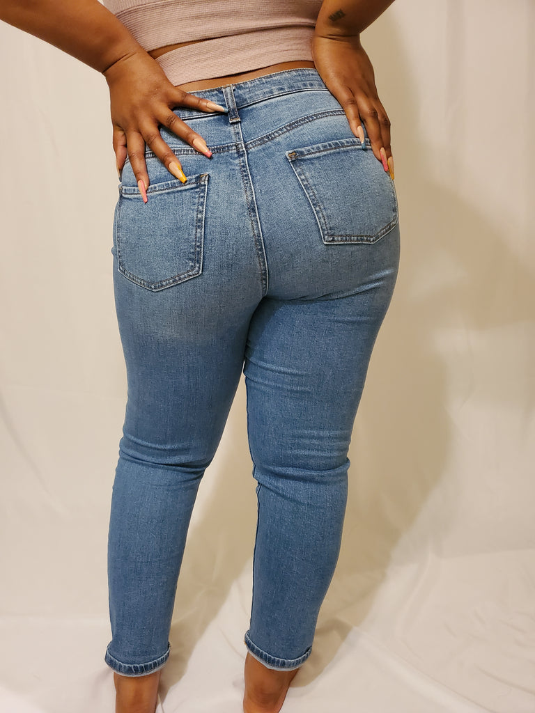 5 pocket light blue lightly distressed jeans - Always Better Buys
